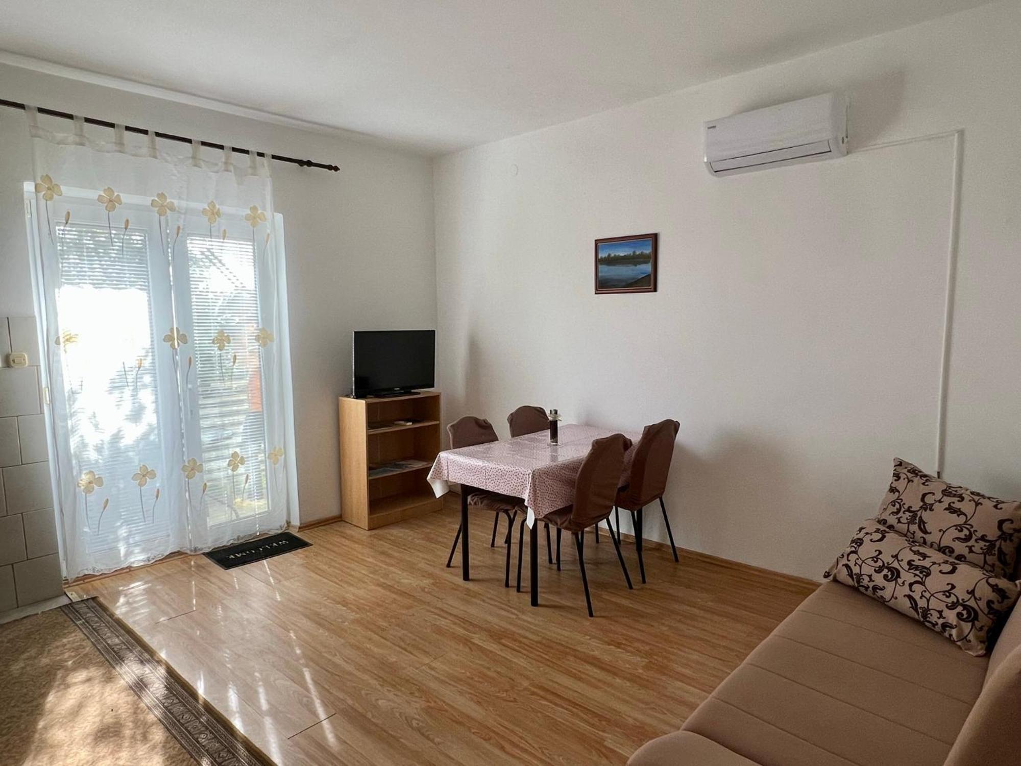 Monika Apartment